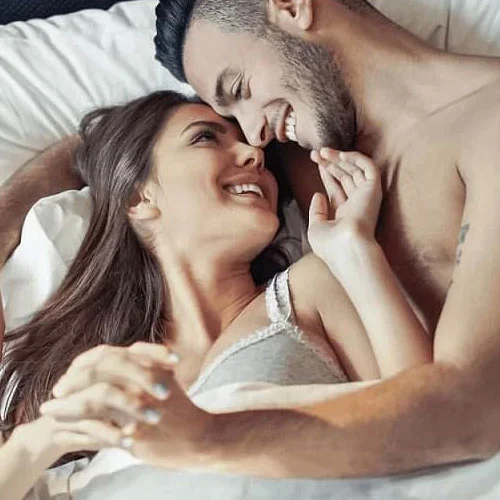چگونه افزایش جذابیت رابطه جنسی با کمک محصولات زناشویی ایجاد کنیم؟
